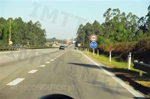 Quando tem de dar prioridade aos peões na estrada? - Circula Seguro