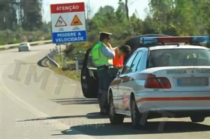 Questão IMT: As ordens dos agentes de autoridade prevalecem sobre as regras de trânsito?