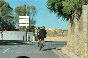 Questão IMT: Os condutores de velocípedes devem circular sempre o mais próximo possível das bermas ou passeios?