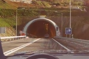 Questão IMT: A que velocidade devo circular no túnel?