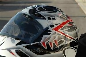 Questão IMT: Um bom capacete de protecção deve possuir canais de ventilação que permitam a saída do ar que nele entra?