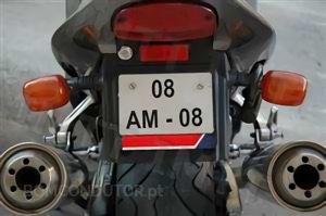 Questão IMT: A chapa de matrícula colocada à retaguarda dos motociclos deve ser iluminada?