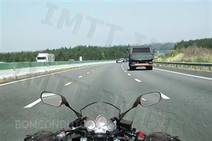 Questão IMT: Numa ultrapassagem, o motociclista pode levantar a roda a frente?
